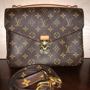 Louis Vuitton Pochette Métis
